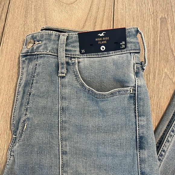 Hollister High Rise Flare Jeans Split bottom- Size 3S- W26 L29- BRAND NEW- NWT - Picture 4 of 8